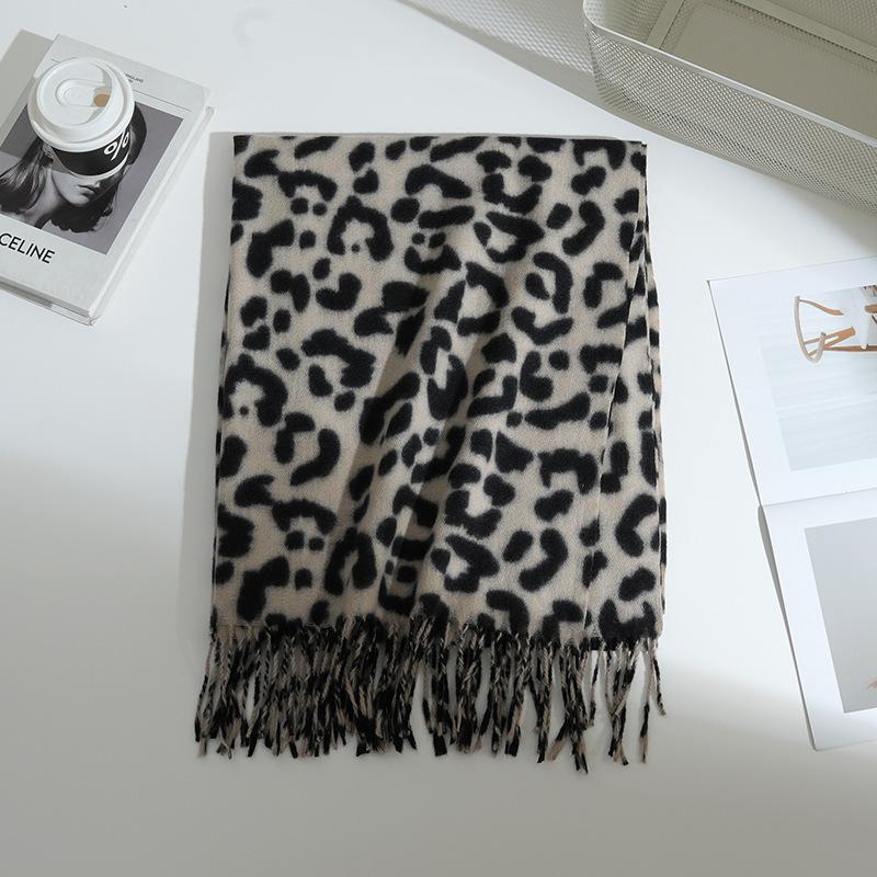 Korean Winter Atmosphere Leopard Print Scarf for Couples Warm and High End Imitation Cashmere Tassel New Scarf