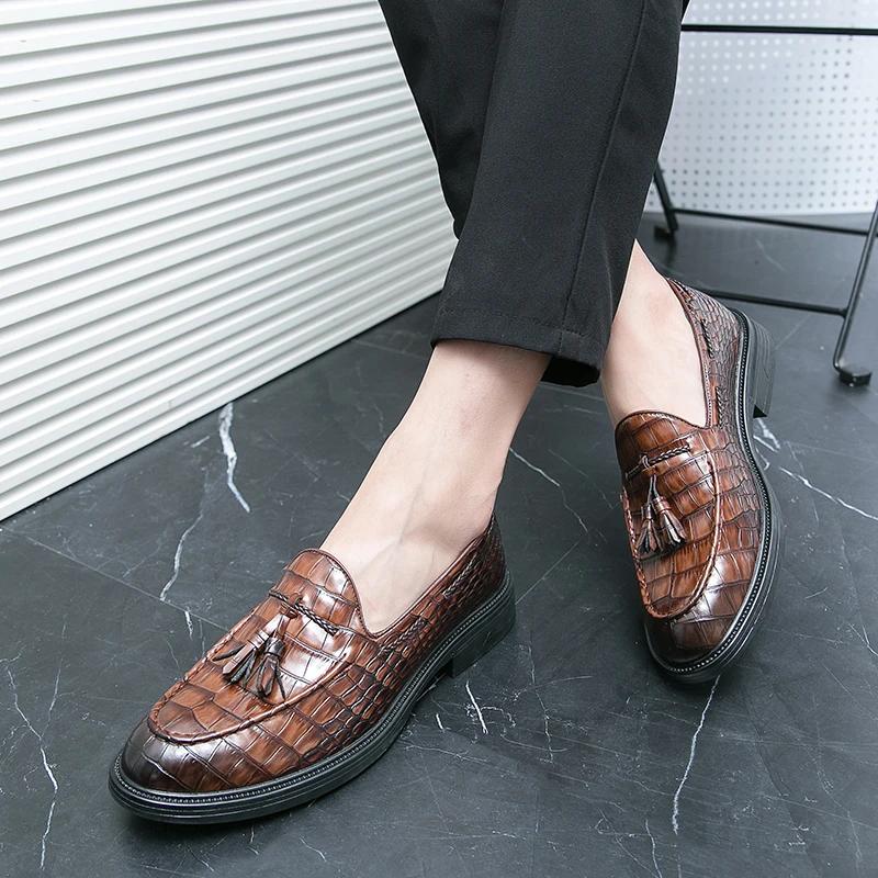 Men's Thick Bottom Shoes Men slip on Dress Leather Shoes outdoor Male Brogue Business Formal Shoe Wedding party men Shoes