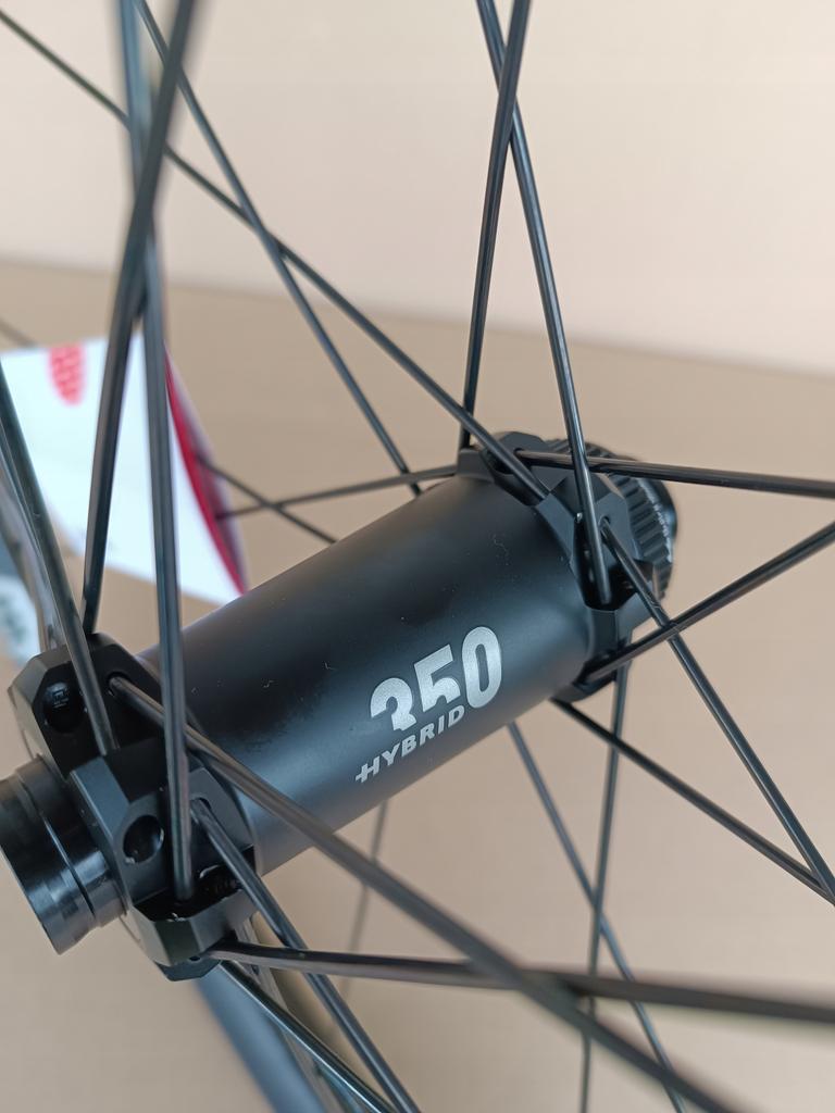 Roda Dianteira Dt Swiss Hx 1700 Spline Ls 27.5 Cl 30 15/110M 28H Mtb