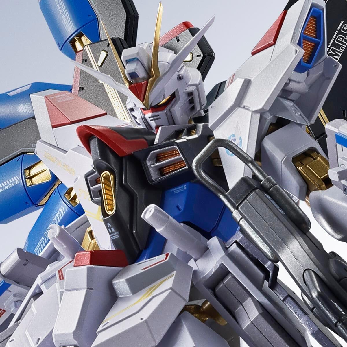 

МЕТАЛЛИЧЕСКИЙ РОБОТ Spirits Strike Freedom Gundam Type 2 140 мм окрашенная подвижная фигурка Мобильный костюм Gundam SEED FREEDOM SIDE MS Приблизительно. АБС и ПВХ и литье под давлением