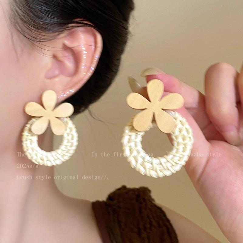 Retro ethnic style design sense rattan circle flower earrings women s antique atmosphere stud earrings temperament literary earrings