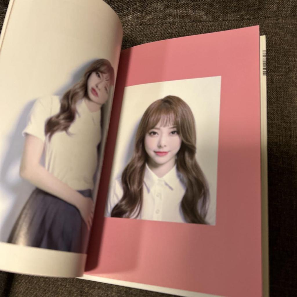 [USED] LOONA Girl of the Month 1st Mini Album: ++ Trading Card Olivia He