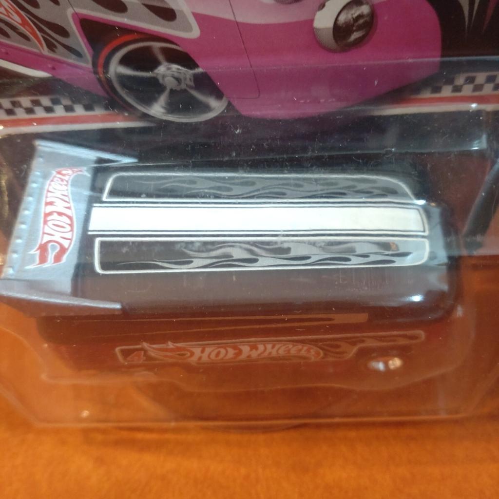 Hot Wheels Collector Edition 2013 Volkswagen Drag Bus Redline