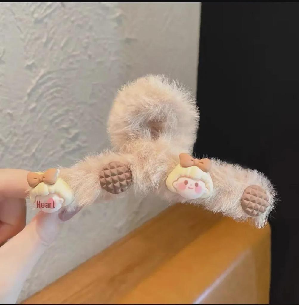 Plüsch-Haarspange für Herbst und Winter – Große Hai-Klammer im Ins-Stil für Damen