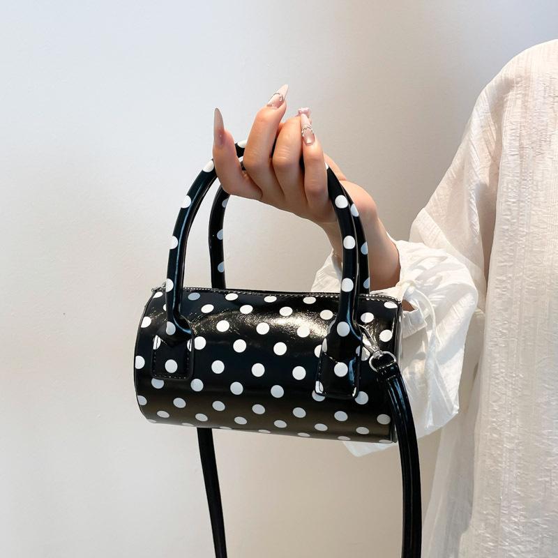 

Summer new polka dot shoulder bag women s senior commuting simple trend foreign style leisure niche design messenger bag чорний