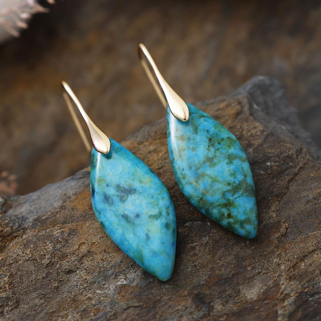 New hot-selling European and American bohemian natural stone leaf pendant earrings retro jewelry