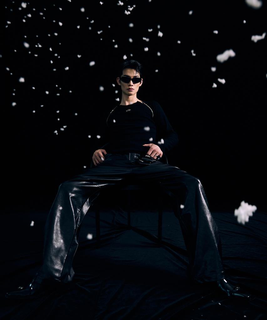 MORE THAN BLACK Logo Two Side Zip Up Knit