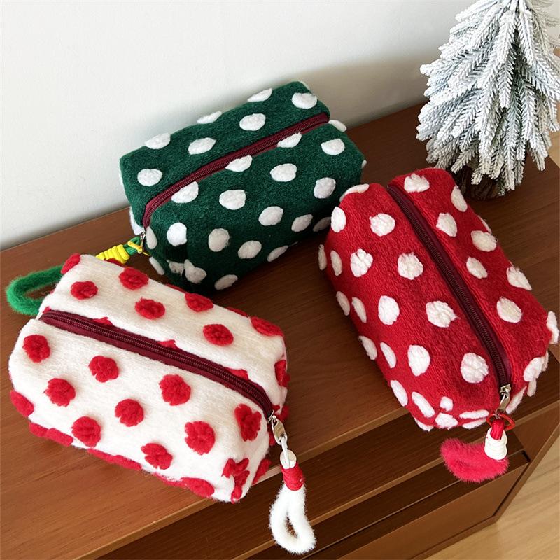 Travel Make Up Toiletry Pouch Organizer Purse Organizer Plush Flower Makeup Bag  for Women Cute Fluffy Cosmetic Bag with Zipper