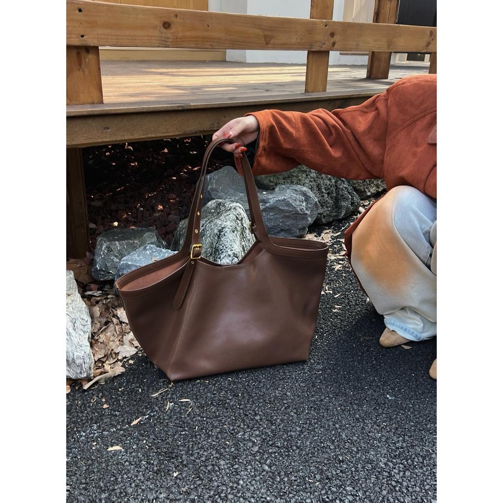 2026 New Tote Bag Large Capacity Commuter Bag Fashion Armpit Shoulder Bun Mother Bag Shopping Bag Leather Women's Bag