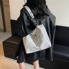 Fashion Shoulder Bag Design Feeling Butterfly Niche Bag Women's High Sense Large Capacity Tote Bag Underarm Bag