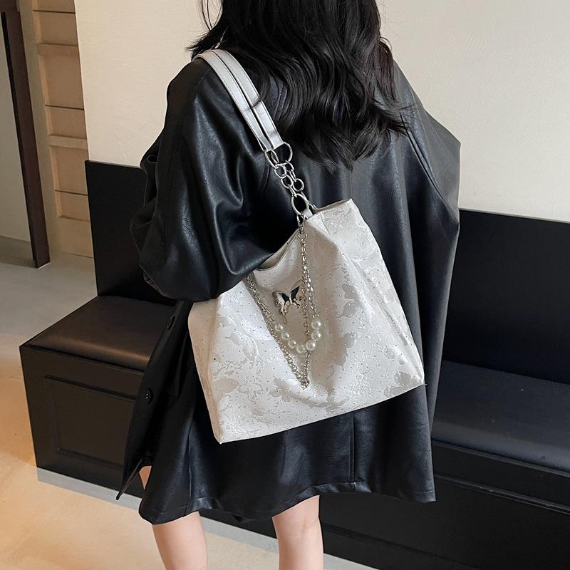 Fashion Shoulder Bag Design Feeling Butterfly Niche Bag Women's High Sense Large Capacity Tote Bag Underarm Bag