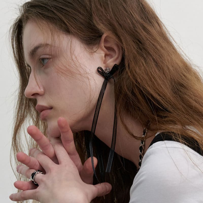 LOVE ME MONSTER Sheer Ribbon Earrings (L241MER040)