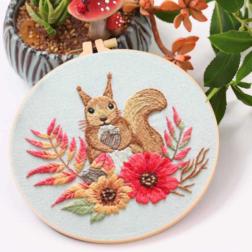 Cute Animal Needlework Embroidery Kit with Pattern Cotton Threads Needles Hoop Handmade Sewing Art Craft Kit for Home Decor