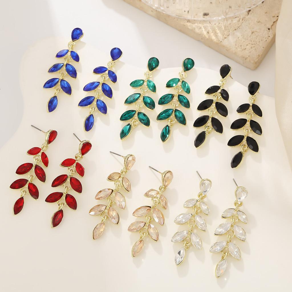 Alloy Leaf Pendant Long Earrings With Fashionable Design For Womens Party And Wedding