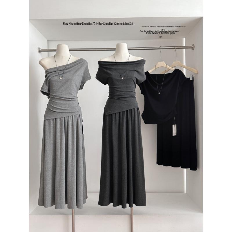 Qianyu Chic Asymmetrical One-Shoulder T-shirt & Elastic Waist Skirt Set with Necklace One Size светло-серый