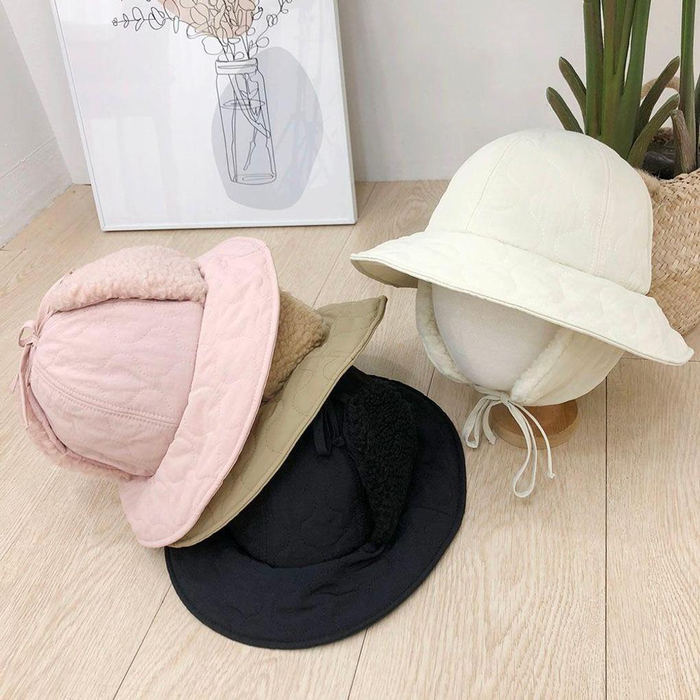 

Зимняя стеганая панама с ушками из шерсти с подкладкой pink