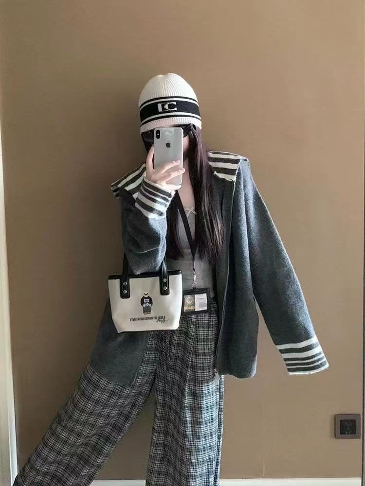 

Lazy wind gray striped navy collar sweater jacket women s design sense niche loose and thin top cardigan one size fits all серый