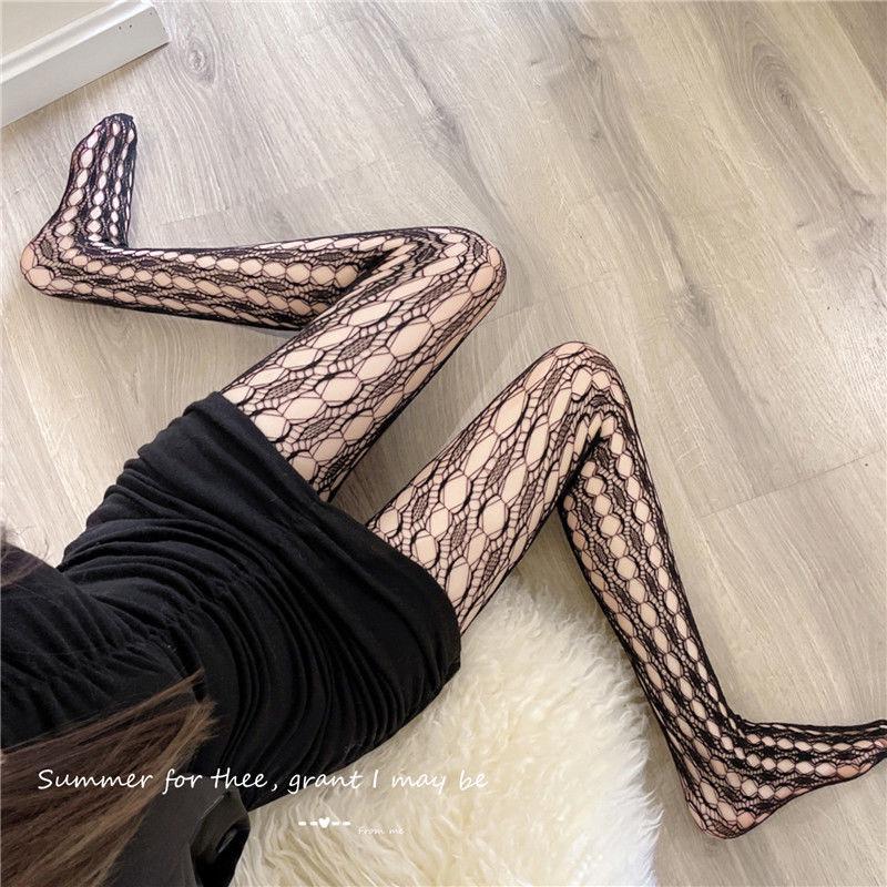 Chic Textured Lace Fishnet Pantyhose: Slimming & Versatile Black Women's Stockings