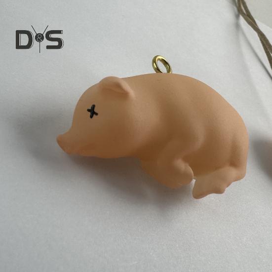 Urocza zawieszka świnka dekoracja wnętrza samochodu zabawna zmieniająca kolor pieczona prosię zawieszka lusterko wsteczne samochodu akcesorium samochodowe