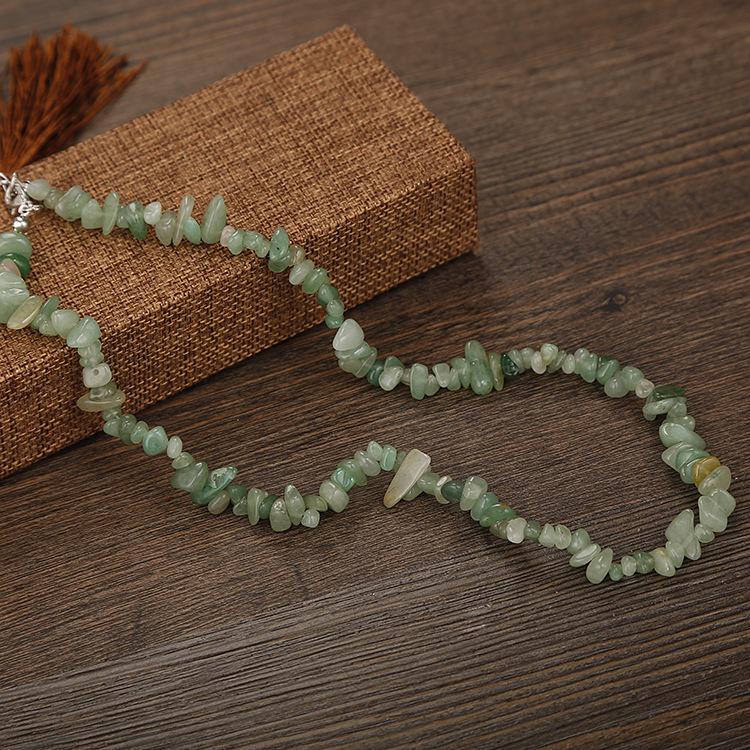 Collana Fatta a Mano con Perline a Frammenti di Pietra Naturale Sette Colori N134