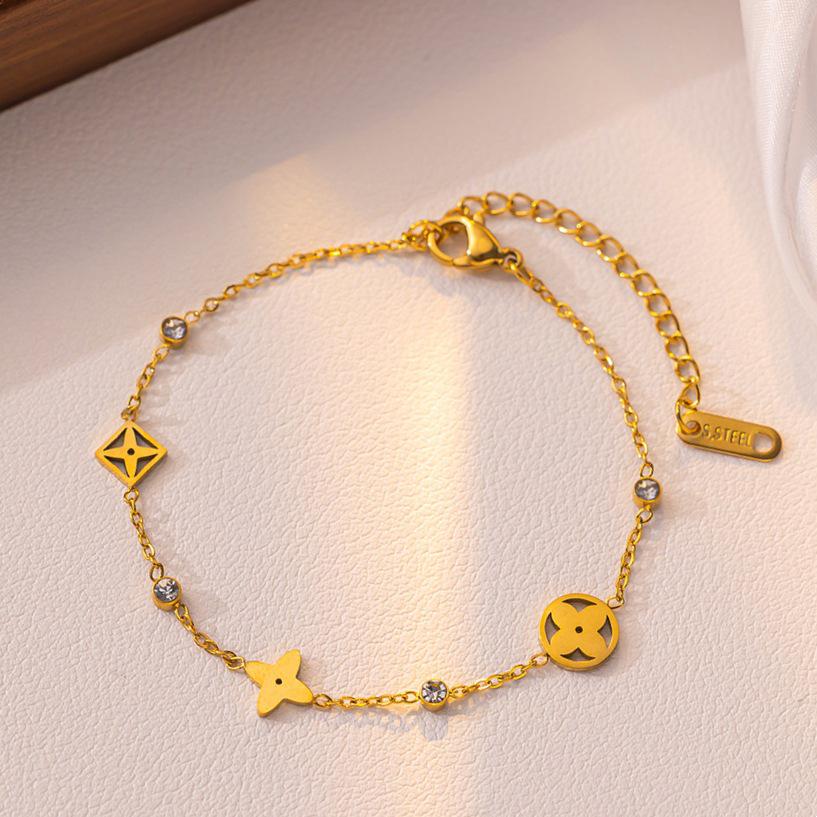 High-End Four-Leaf Clover Titanium Steel Necklace - Elegant, Fade-Resistant Clavicle Chain for Women