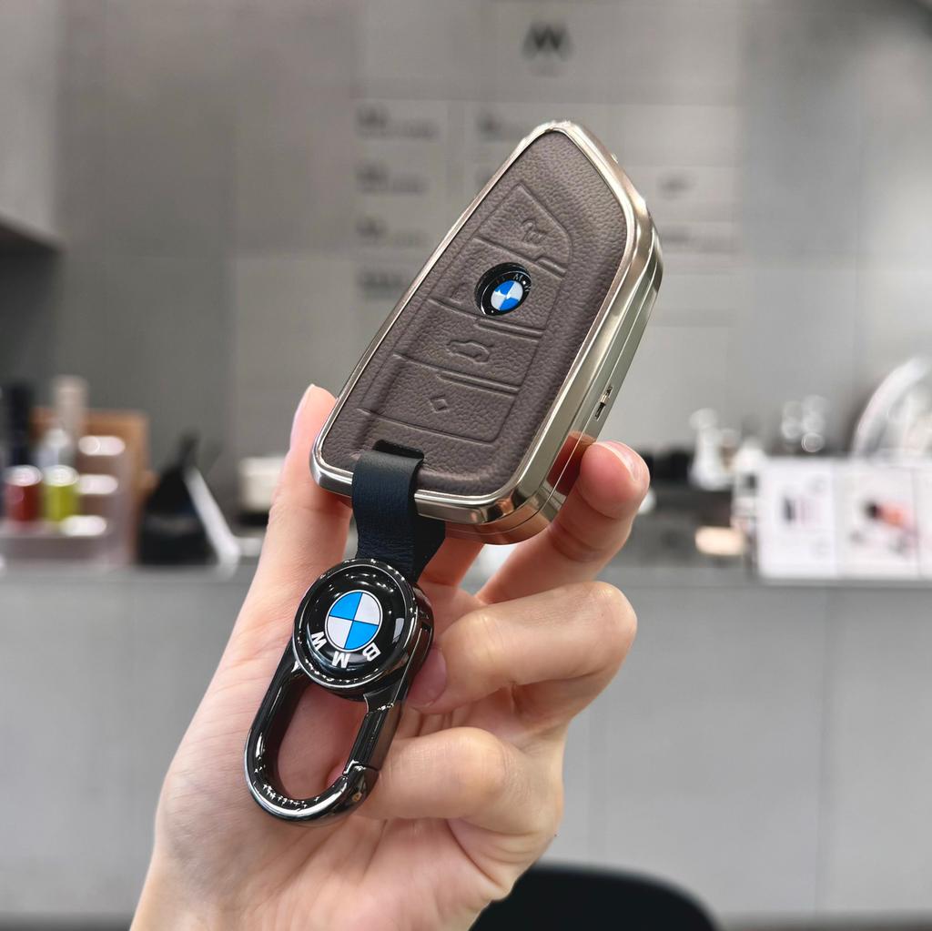BAES5 New 2025 NEW Metal Car Key Case Cover Shell Fob For BMW i7 X7 G07 LCI iX I20 X1 U11 7 Series G70 G09 XM U06 G81 M3 2023 Protecto