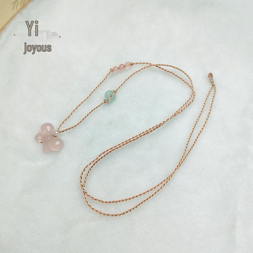 Natural Chalcedony Butterfly Pendant Necklace - Exquisite Craftsmanship, Translucent Horse Material, Agate Clavicle Chain, Love Flower Design.