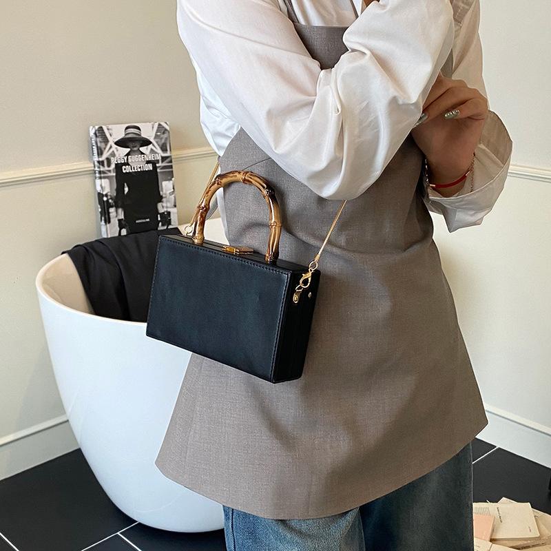 Personalized glossy box bag 2025 European and American new fashion niche handbag women's versatile messenger dinner bag tide