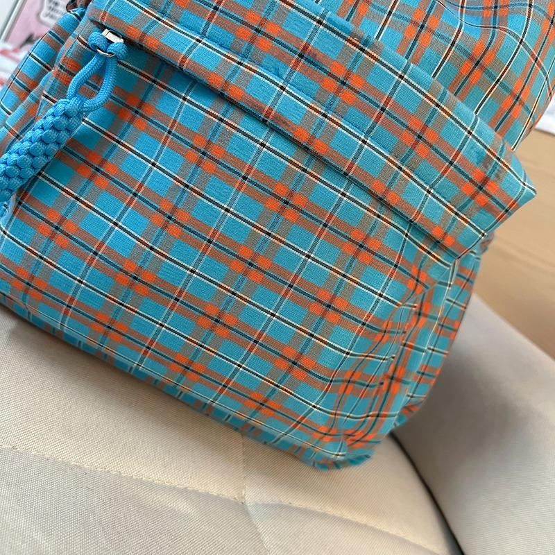 Simple Plaid Nylon Backpack Retro Large Capacity Casual Backpack with Multiple Pockets Suitable for Daily and Student Use