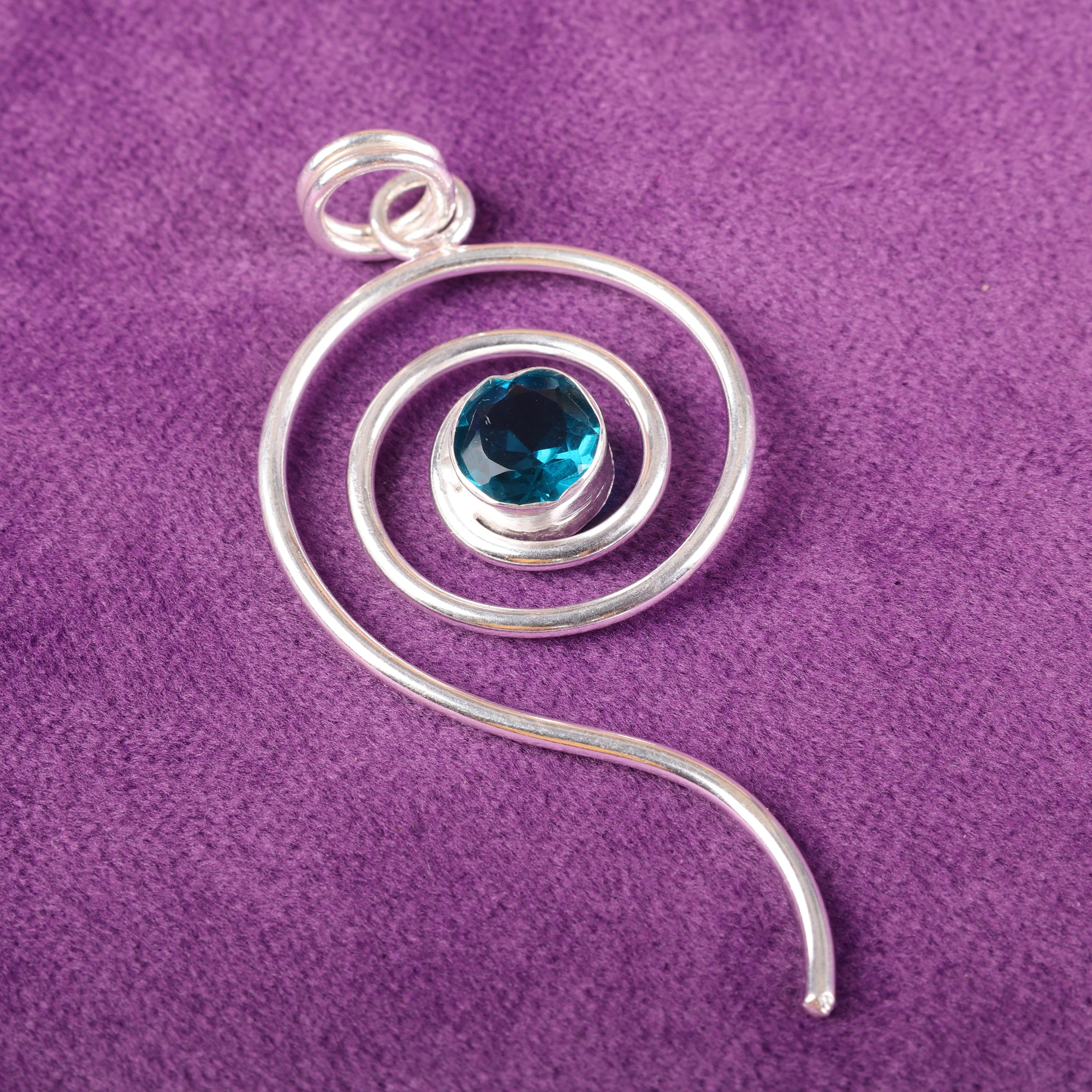 

Апатит Ювелирные изделия из серебра ручной работы, Подвеска из стерлингового серебра 925 пробы, Красивые ювелирные изделия с драгоценными камнями ручной работы, Подвеска с апатитом для нее 2.57 inches синий