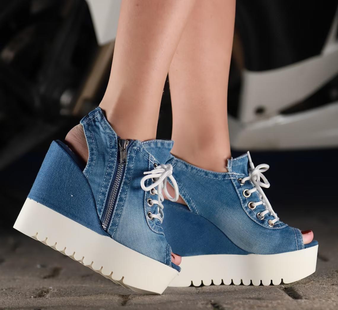 

Сандалии Джинсовая обувь, Женская джинсовая обувь ручной работы / Джинсовые сандалии / Подарок ко дню святого Валентина