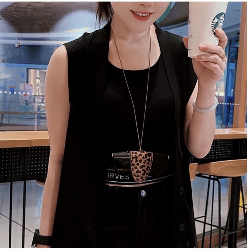 Hanging Neck Magnetic Glasses Clip Multifunctional Necklace Leopard Outdoor Travel Portable Sunglasses Storage Sweater Chain