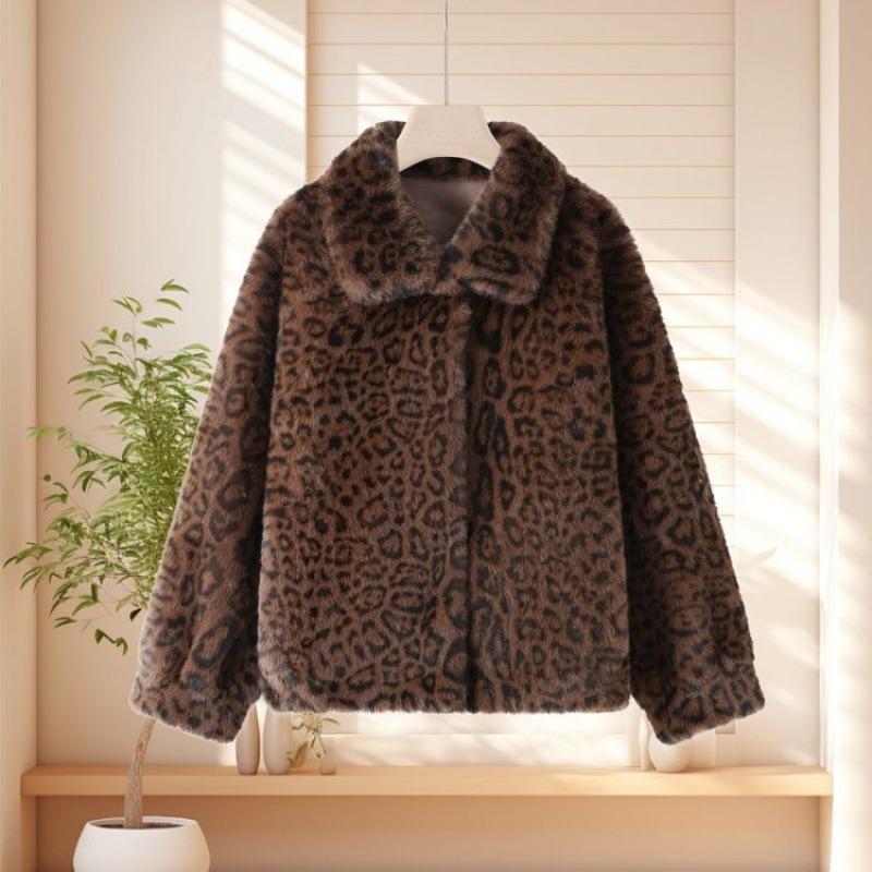 Women's fur integrated thickened leopard print loose middle-aged and old women's autumn and winter new short coat to keep warm