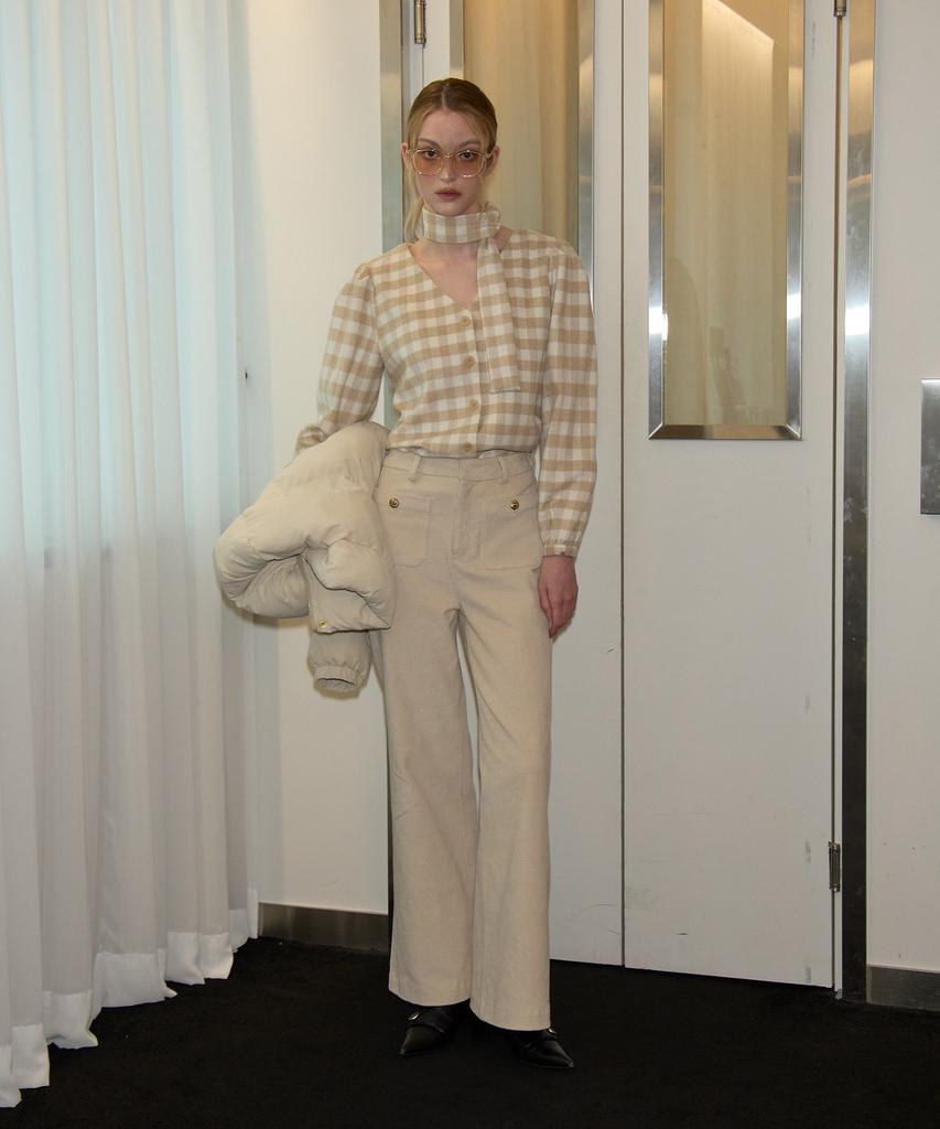 SALON DE YOHN Button Point Coduroy Pants_ Ivory