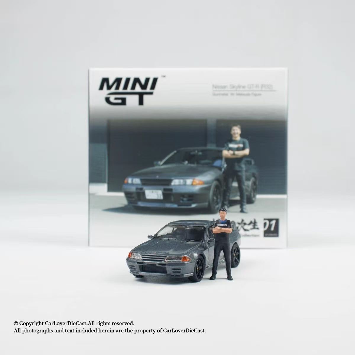 

MINIGT #869 1/64 Nissan Skyline GTR R32 Gunmetal W/Tsugio Matsuda JDM Toy Car Miniature Diecast Metal TSM Model Gift Free Wheels серый