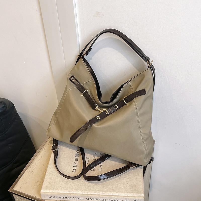 Chic Versatile Tote Bag For Women Spacious Nylon Handbag Ideal For Everyday Use