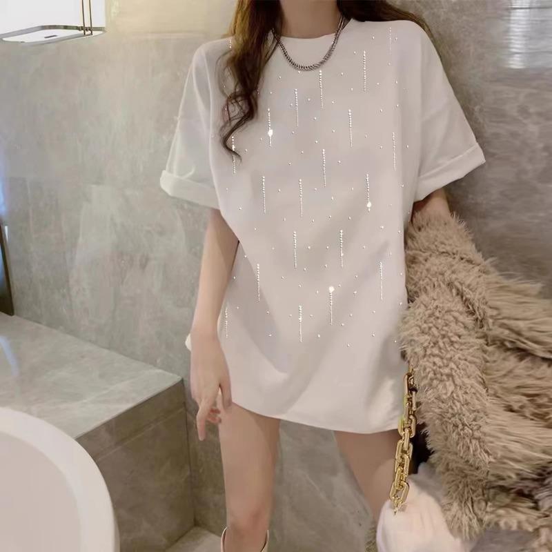 Women's Minimalist Aesthetic Rhinestone Embellished Tee