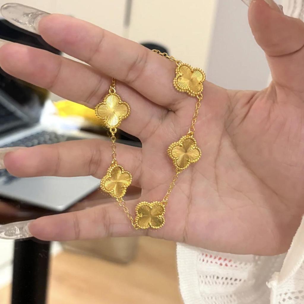 Gold-Plated Four-Leaf Clover Bracelet - Light Luxury, High-End, Exquisite Design