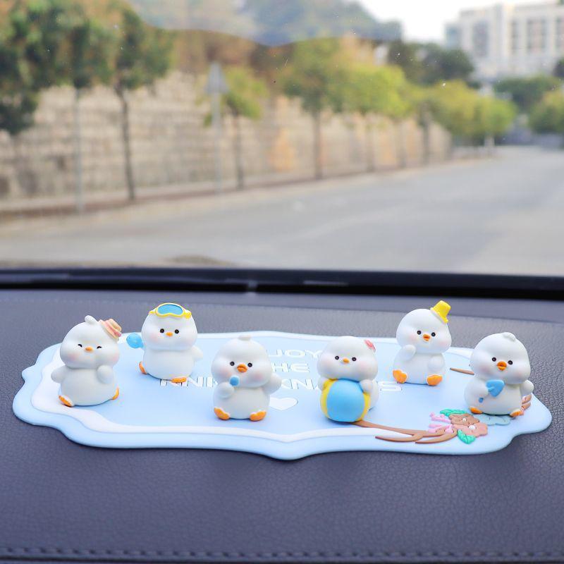 Cute Cartoon Duck Car Ornaments: Creative Interior Accessories