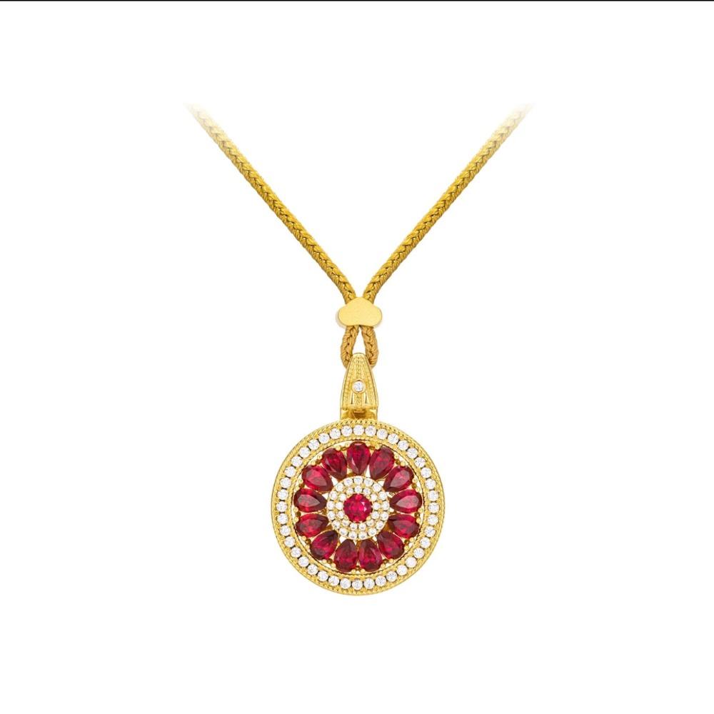 

Vintage Gold Ruby Rose Pendant Rotating Octagonal Compass with Red Corundum and Diamond Imitation Jewelry
