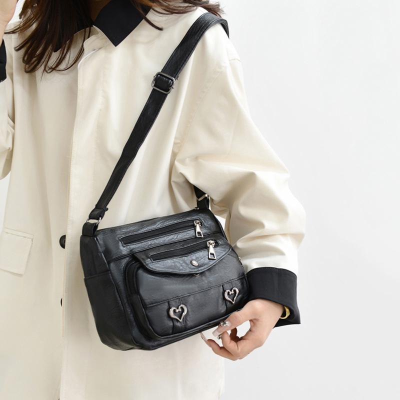 Mehrschichtige Umhängetasche mit Herzdekor, modische Damen-Leder-Crossbody-Taschen, geeignet für den Arbeitsweg