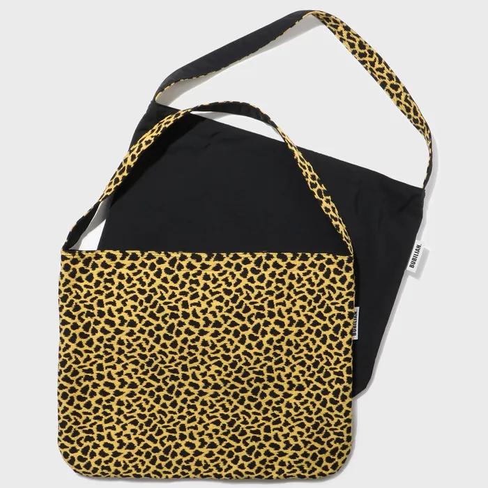 SIO Reversible Shoulder Bag _ Short Yellow Leopard & Black