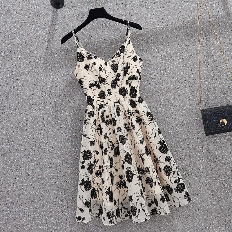 

Летнее платье трапециевидной формы на тонких бретельках больших размеров для женщин XL