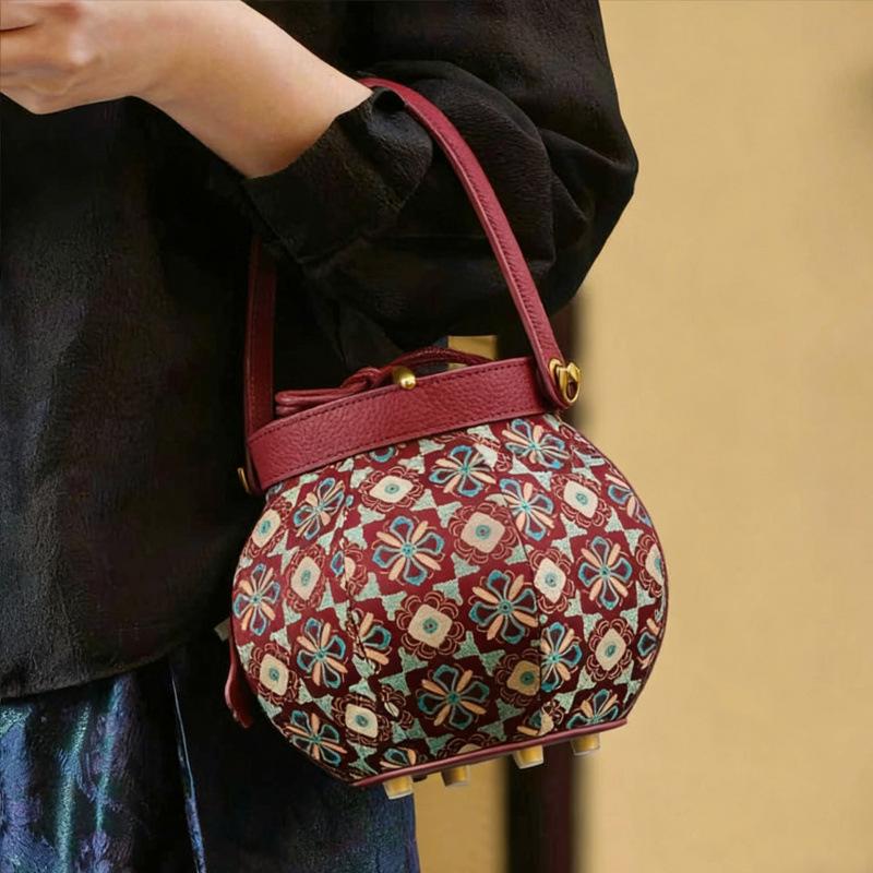 High Looks, Old Money Style, New Chinese Style, Non Lingering Fragrance, Cloud Gauze Lantern Bag, New Year's Style, Chinese Style Hand-held Bucket Bag