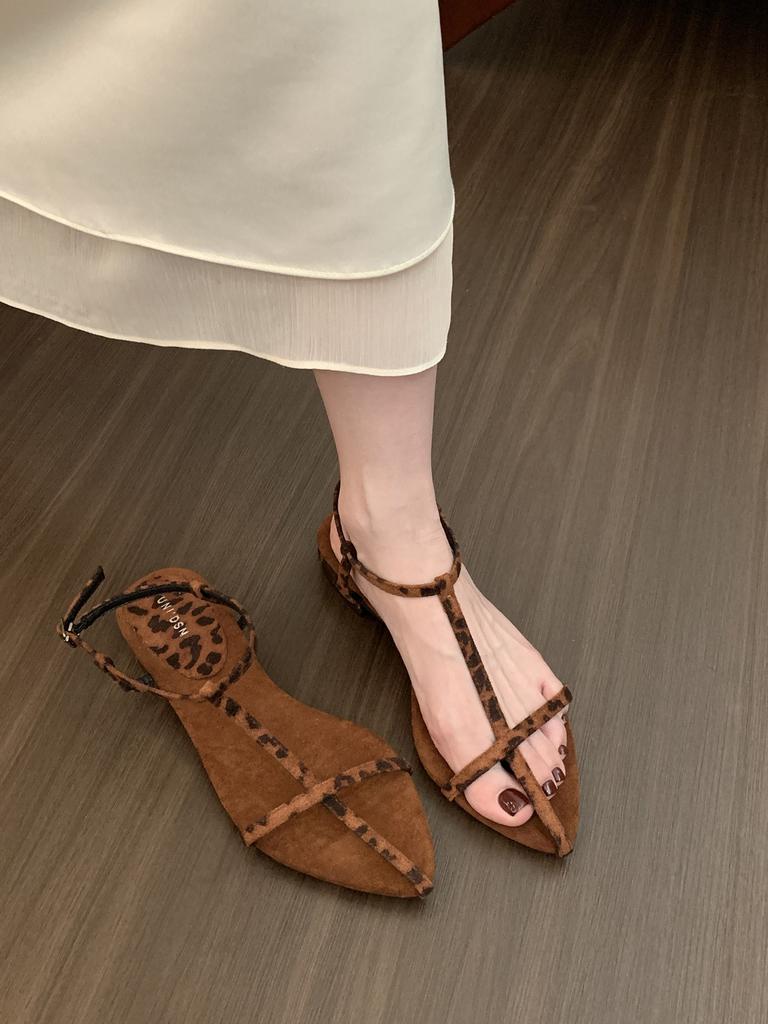 French pointed cross strap sandals women's shoes 2025 new summer with skirt fairy temperament Roman shoes