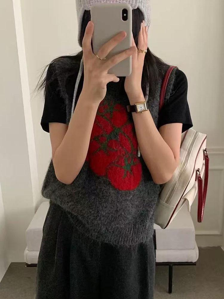 2026 Autumn/Winter Women's Korean Round Neck Wool Vest with Persimmon Ruyi Cartoon Design