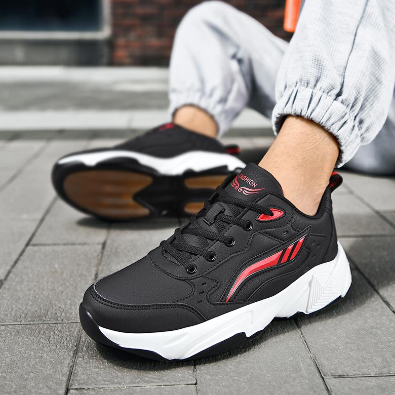Non-slip lightweight travel shoes autumn and winter leather surface waterproof casual beef tendon sole wear-resistant sports shoes