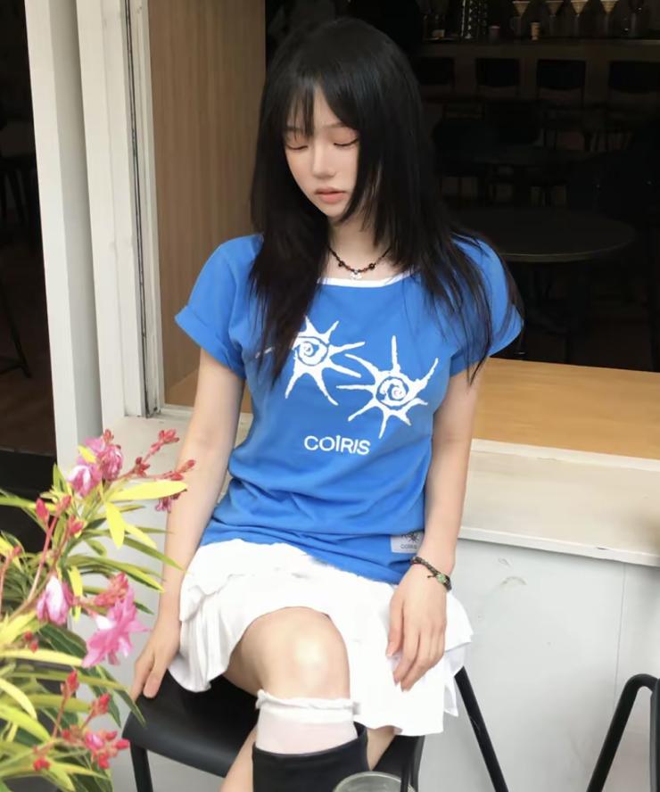 Koiliseu Soluna One-Shoulder Contrast Short Sleeve Tee (13 Colors)