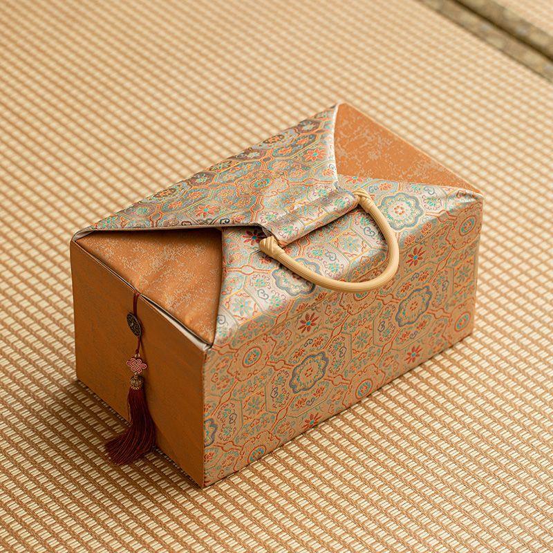 High-End Fabric Gift Boxes, Holiday and Birthday Gift Boxes, Ceramic Jars, Empty Gift Boxes
