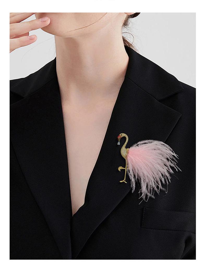 Exquisite Flamingo Feather Brooch: Elegant Women's Corsage Pin for Suits and Coats